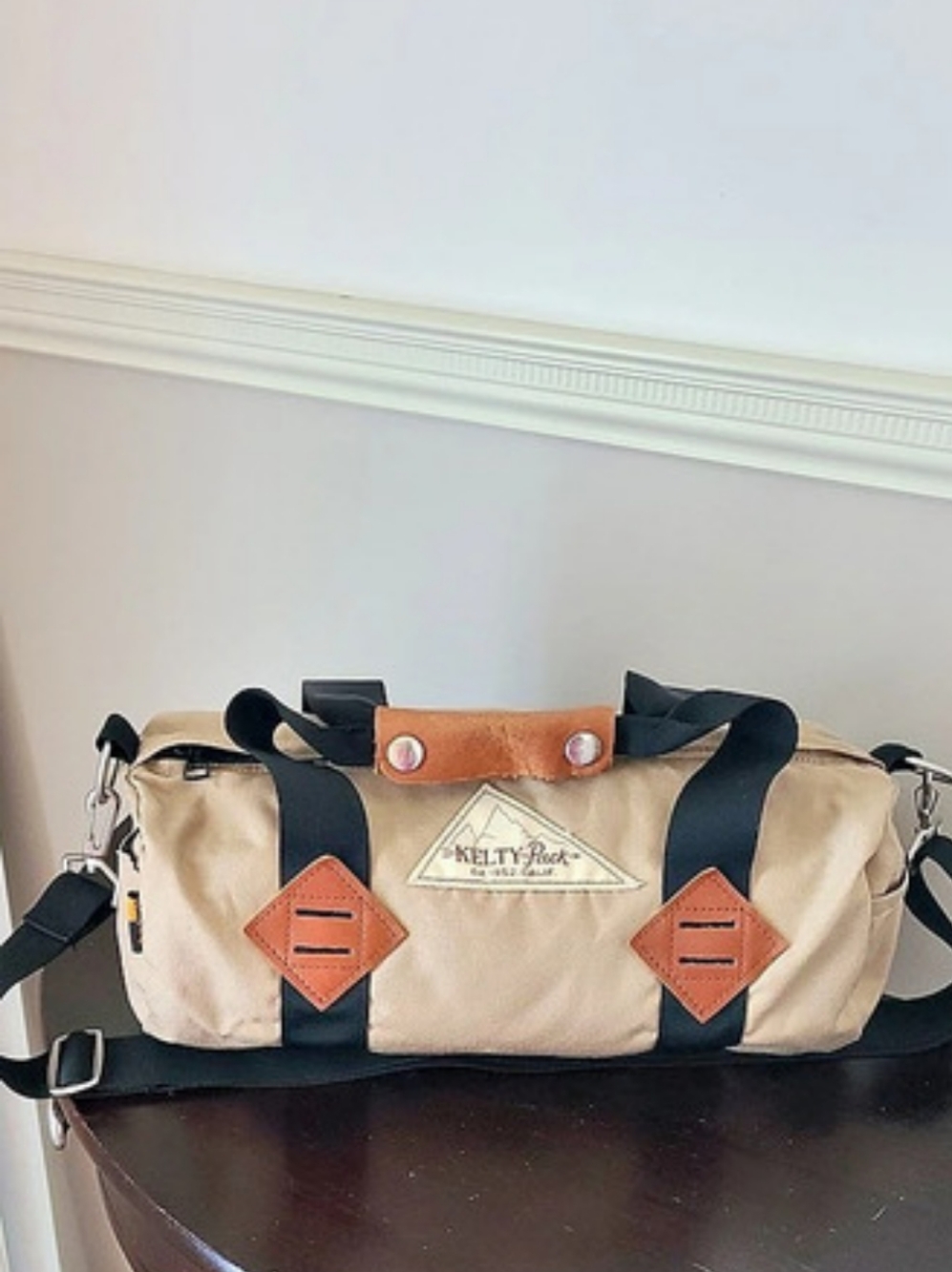 Kelty Travel Bag in Beige/tan & Black